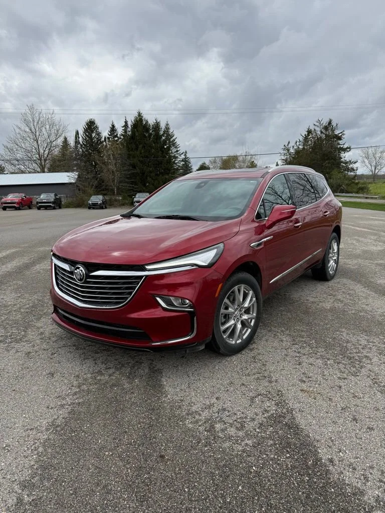 2024 Buick Enclave Essence's photo