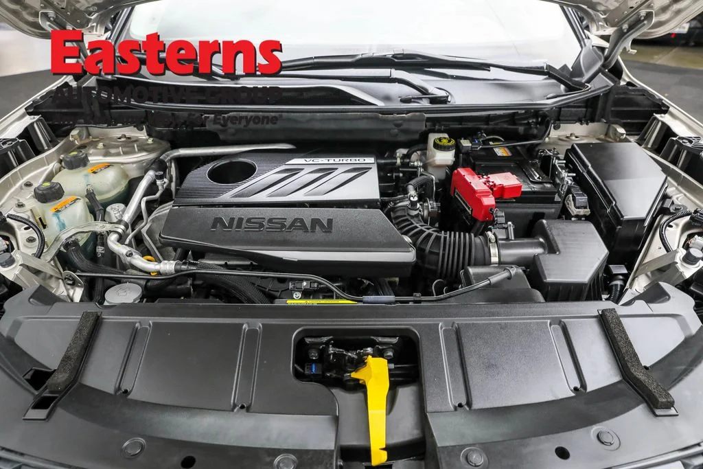 Used 2023 Silver Nissan SL image 8