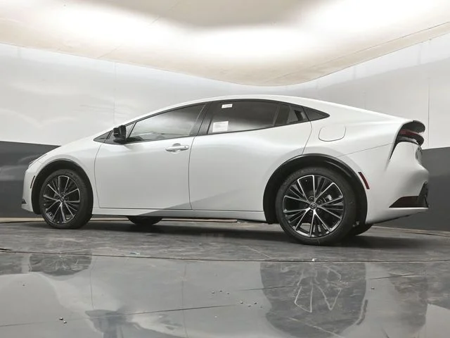 New 2026 Wind Chill Pearl <sup>1</sup> Toyota  XLE image 20