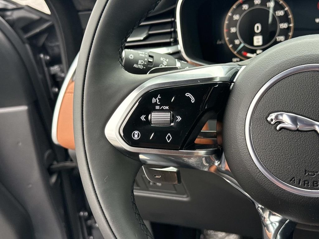 2026 Jaguar F-Pace R-Dynamic S - Photo 7