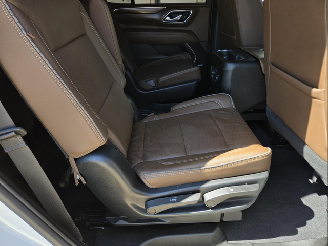 Used 2023 Beige Chevrolet High Country image 31