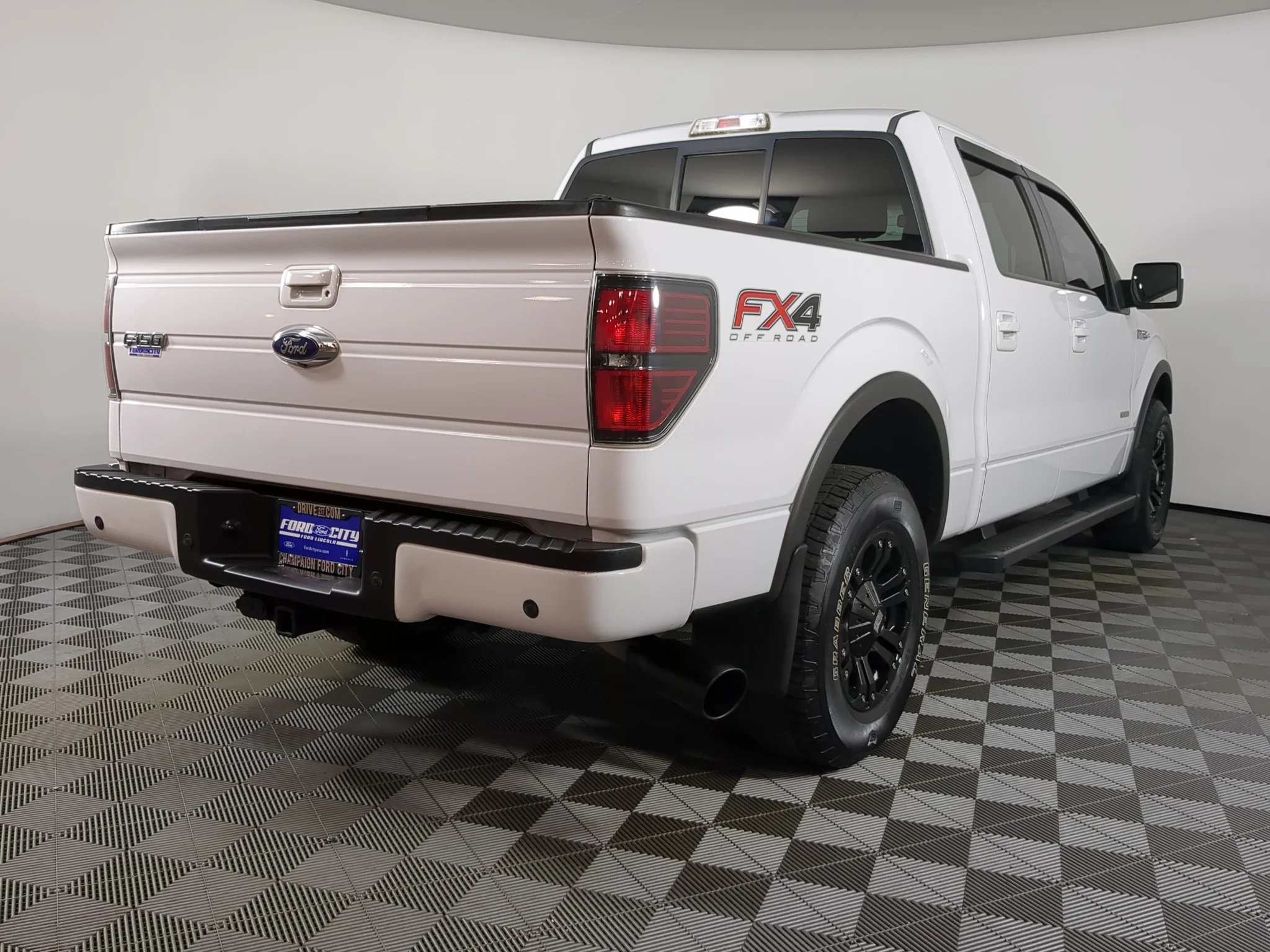 Used 2014 White Ford FX4 image 11