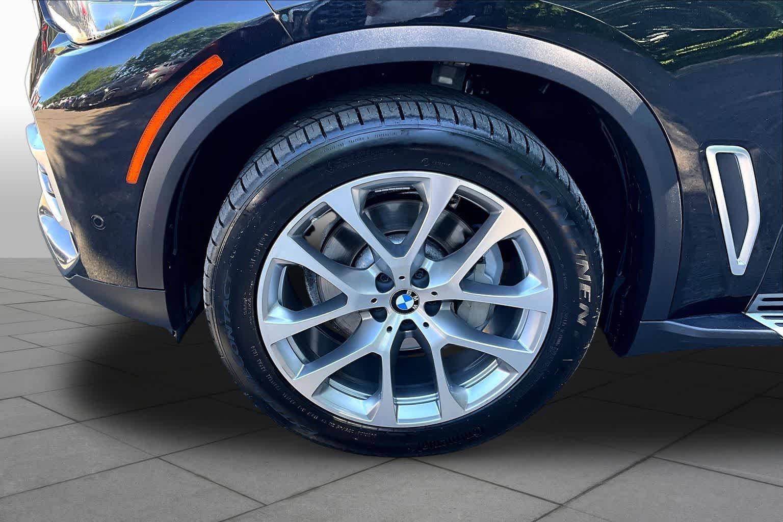 Used 2023 Black Sapphire Metallic BMW xDrive40i image 11