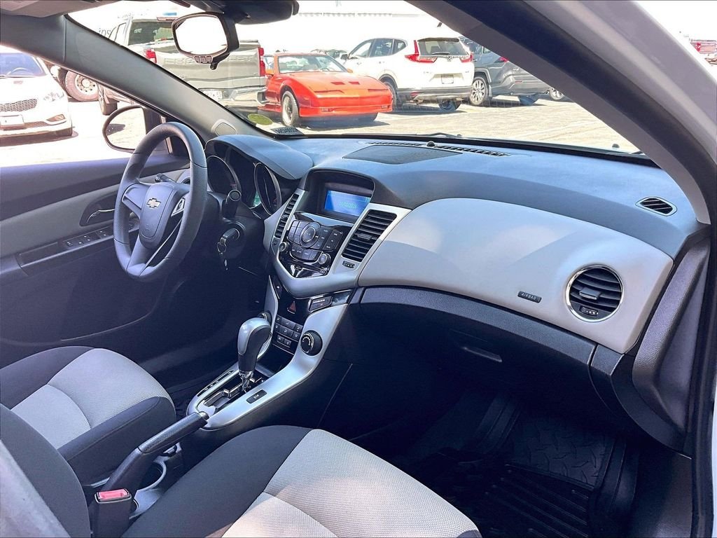 Used 2016 White Chevrolet LS image 21
