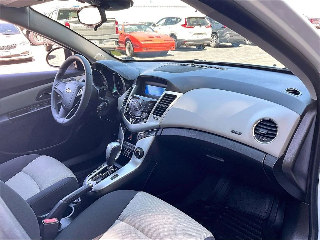 Used 2016 White Chevrolet LS image 21