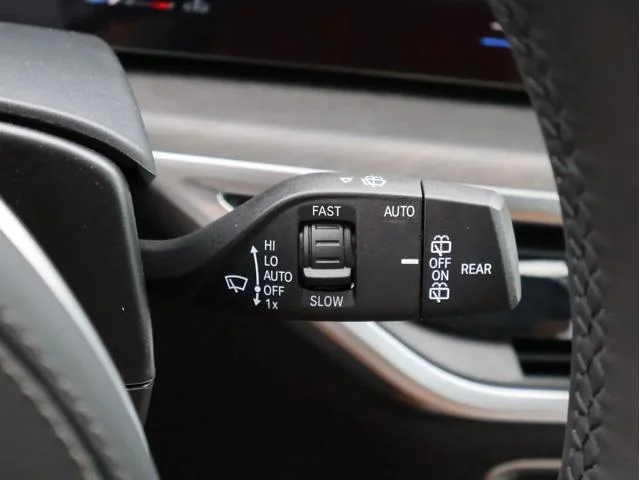 New 2026 Mineral White Metallic BMW xDrive40i image 35