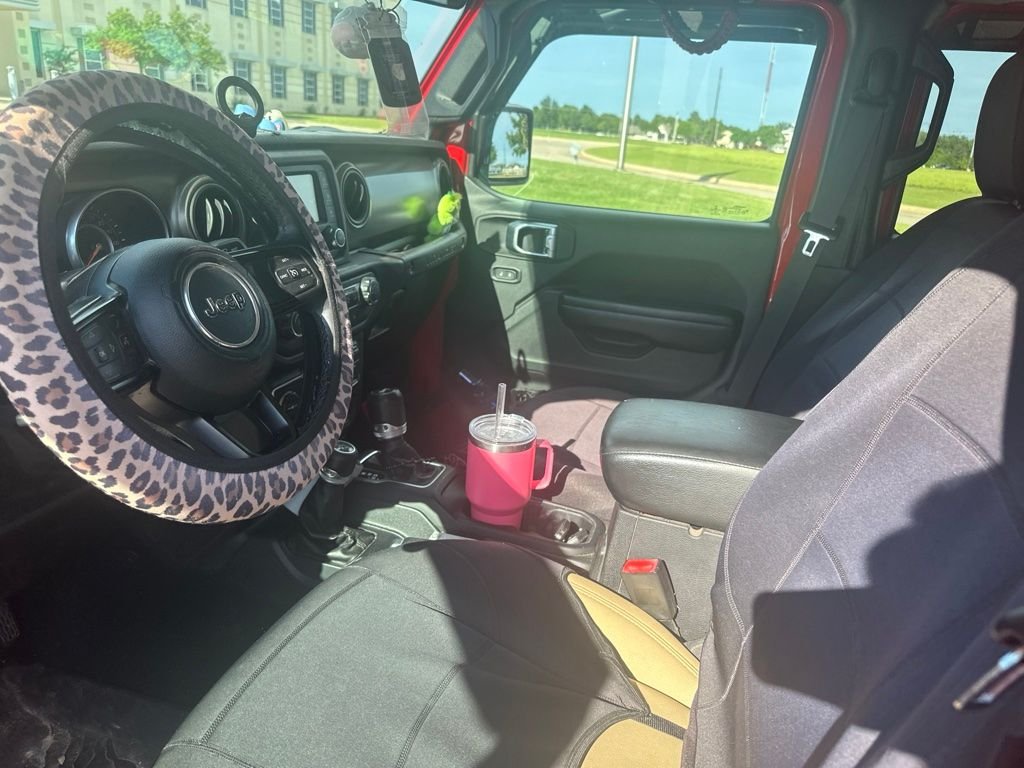 Used 2018 Red Jeep Unlimited Sport S image 10