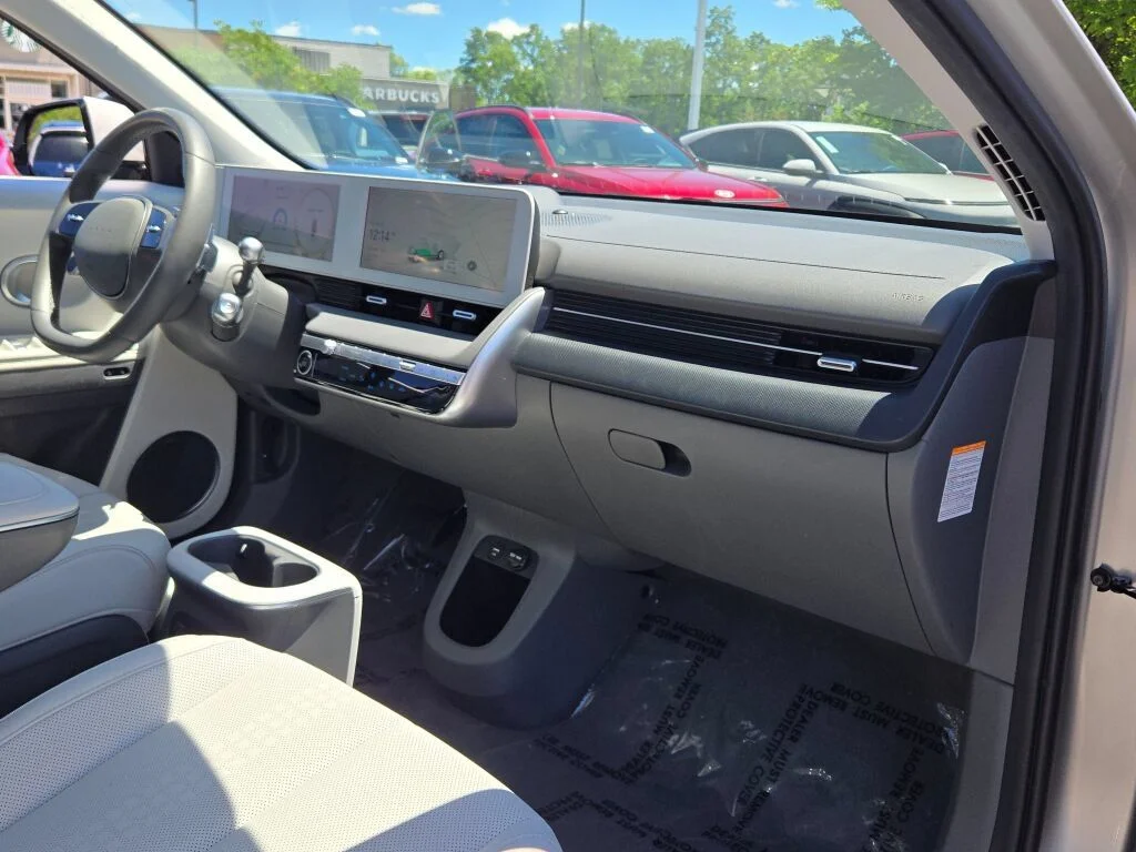 Used 2023 Gold Hyundai Limited image 7