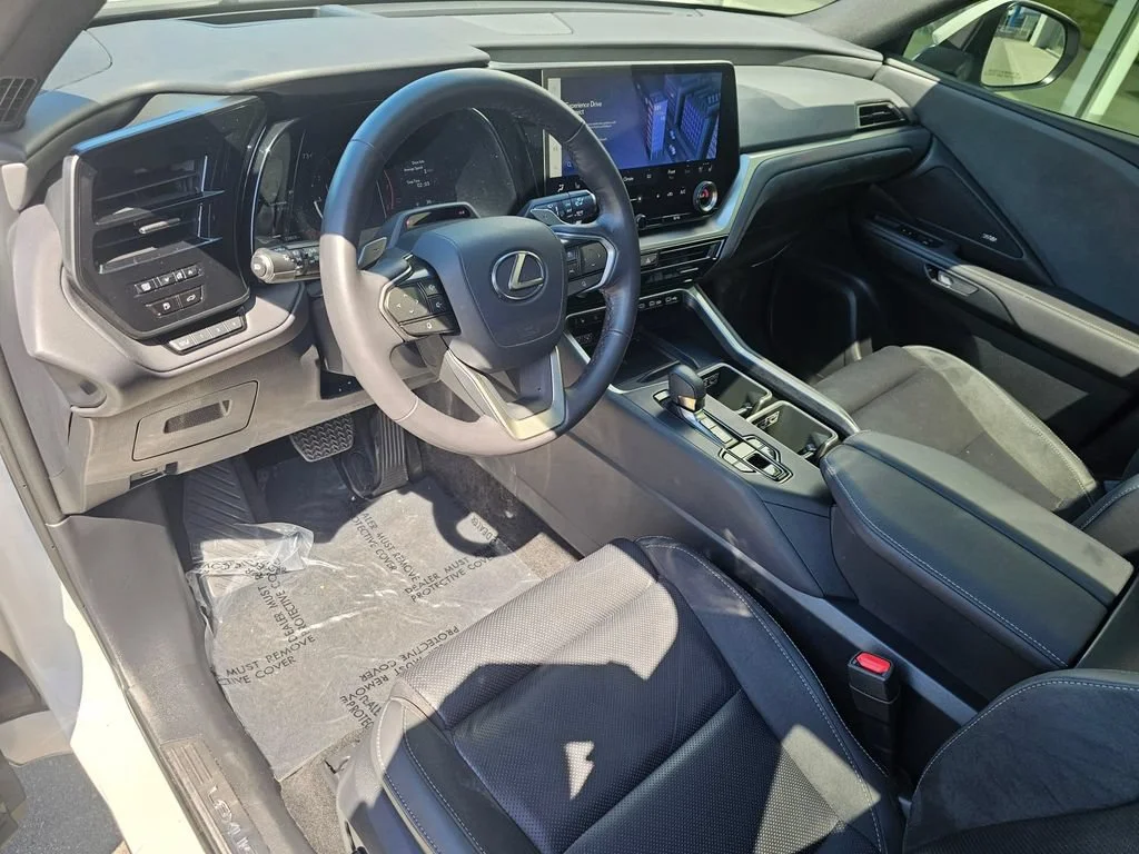 Used 2024  Lexus TX 350 image 22