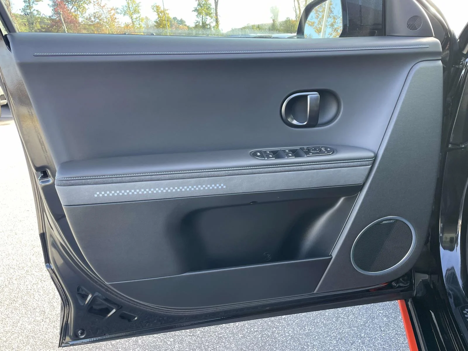 Used 2025 Abyss Black Hyundai Base image 5
