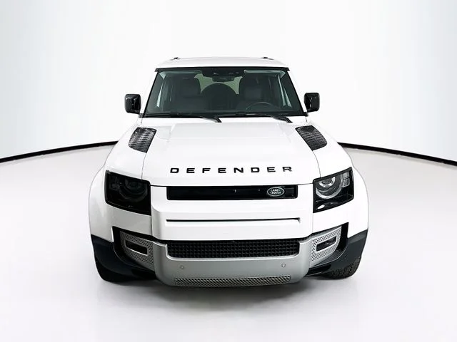 Certified Used 2025 Fuji White Land Rover S image 2
