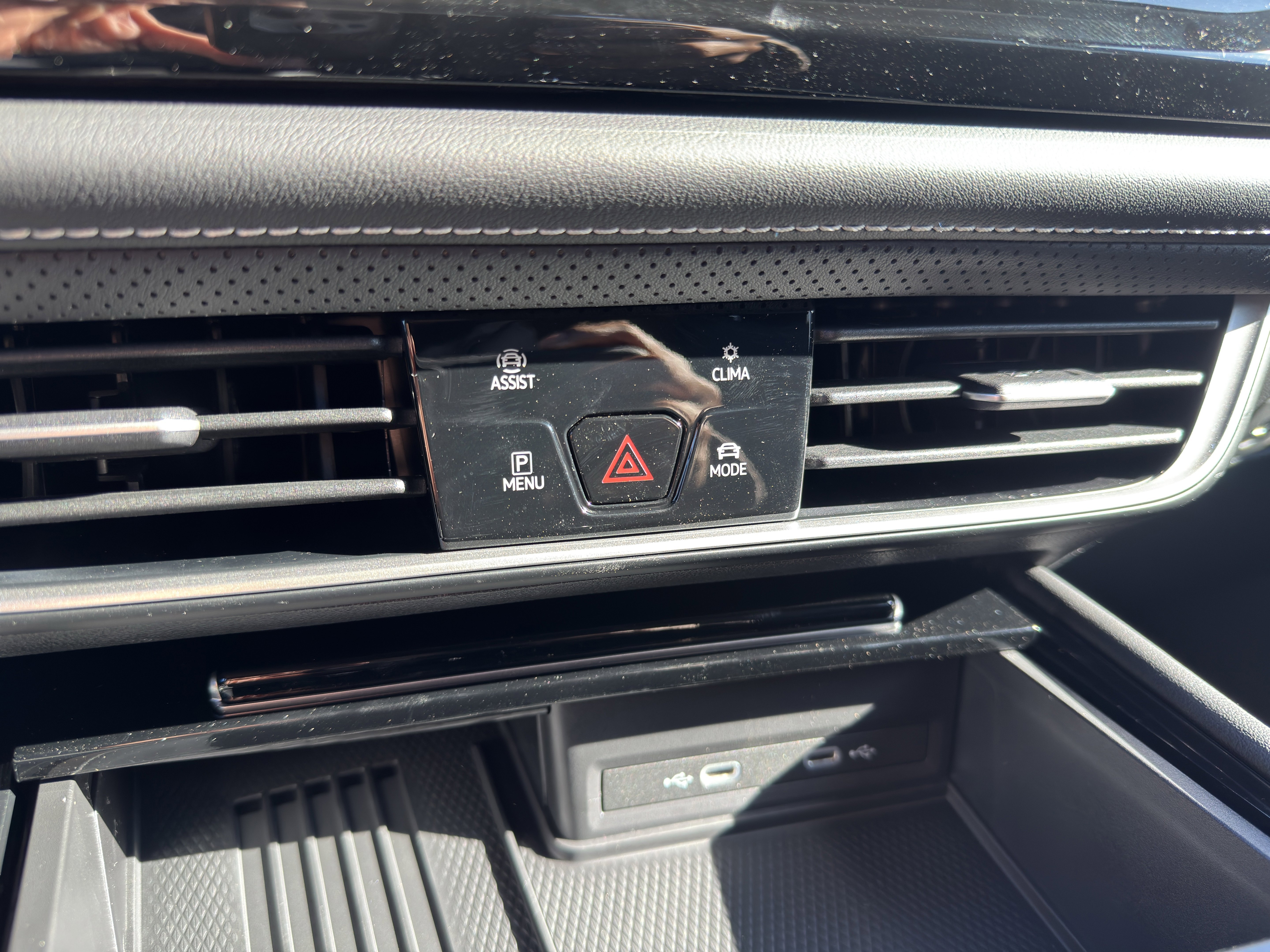 2026 Volkswagen Atlas SE w/Tech - Photo 21