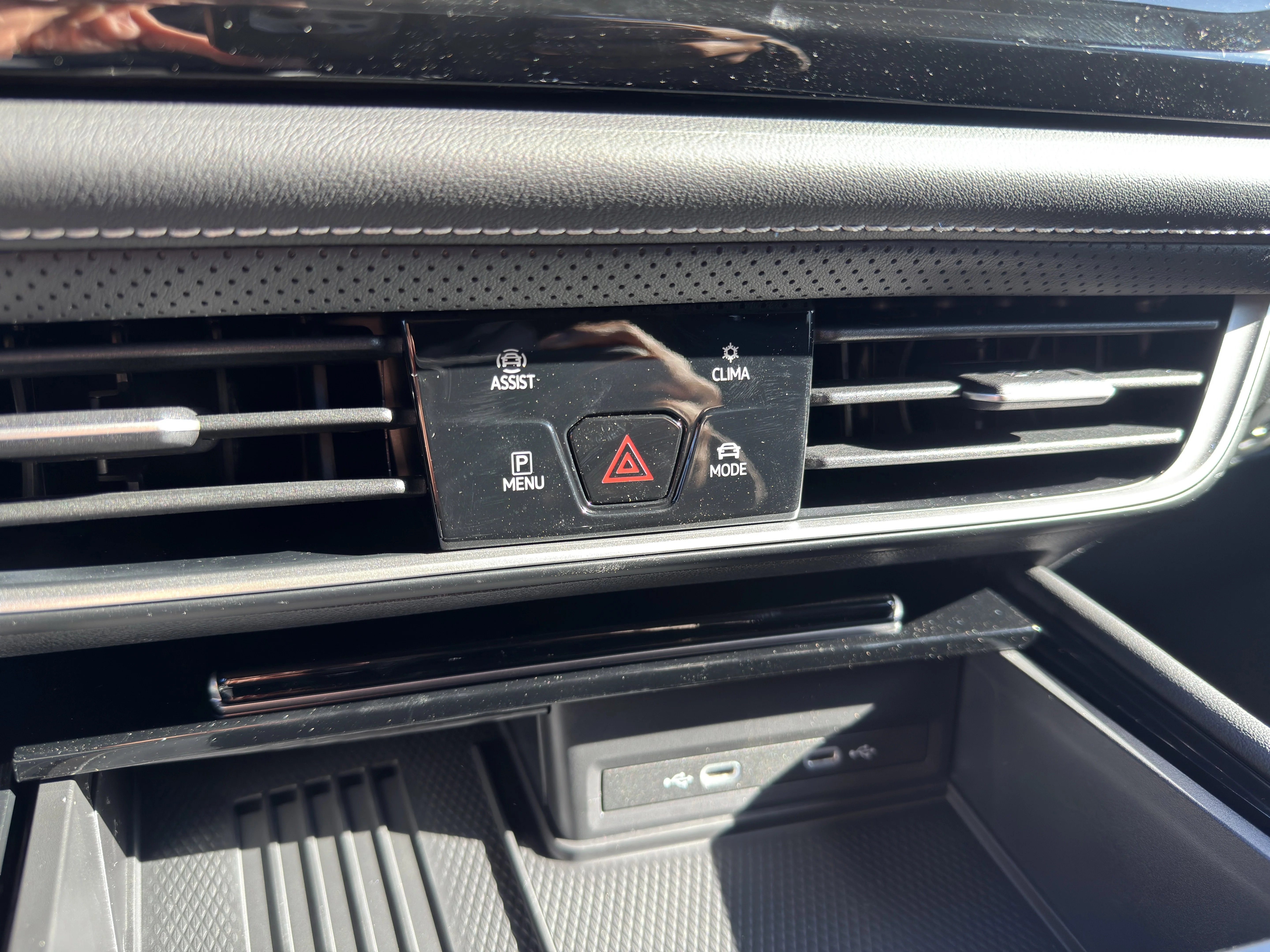 2026 Volkswagen Atlas SE w/Tech - Photo 21