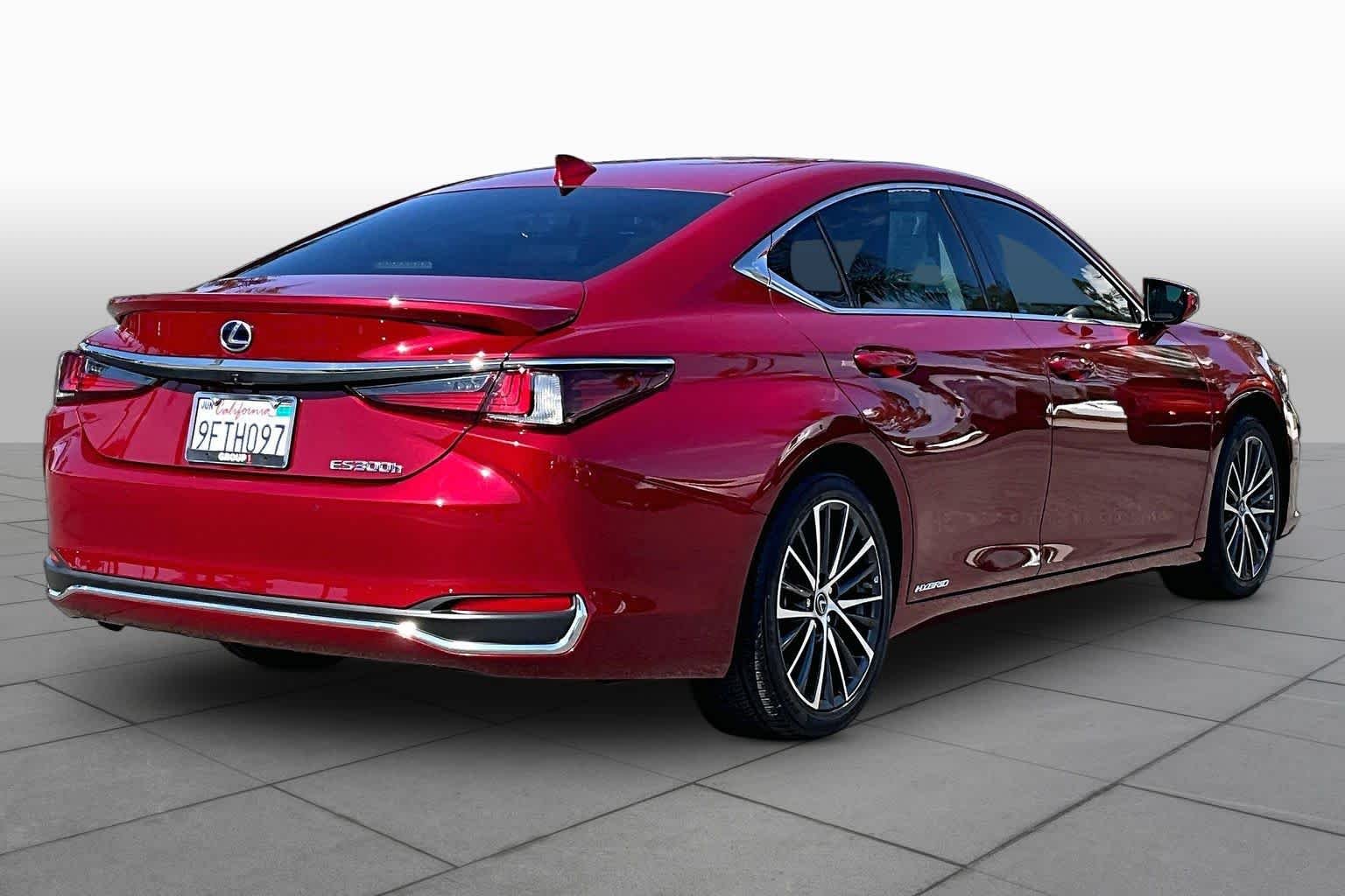Used 2022 Matador Red Mica Lexus  image 12