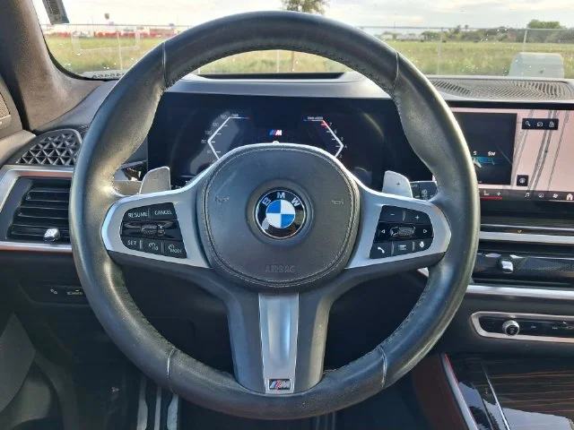 Used 2024 White BMW sDrive40i image 15