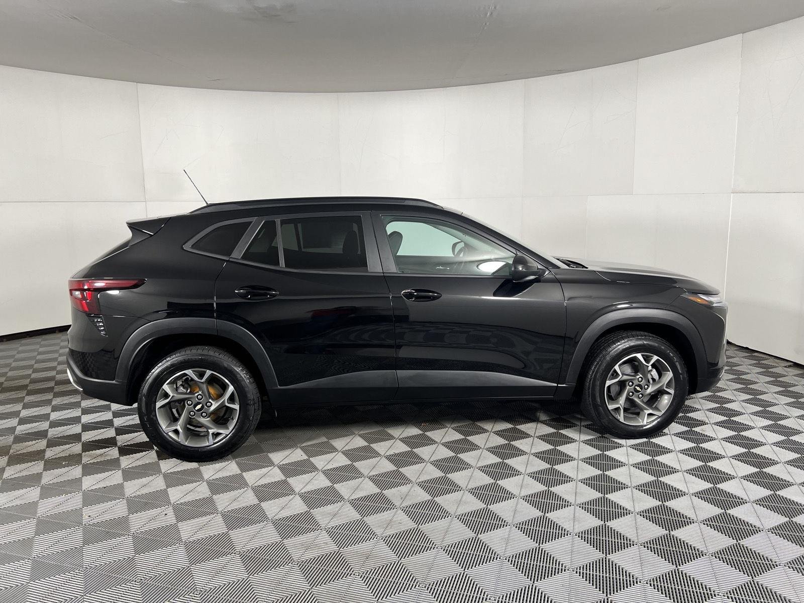 Used 2024 Mosaic Black Metallic Chevrolet LT image 5