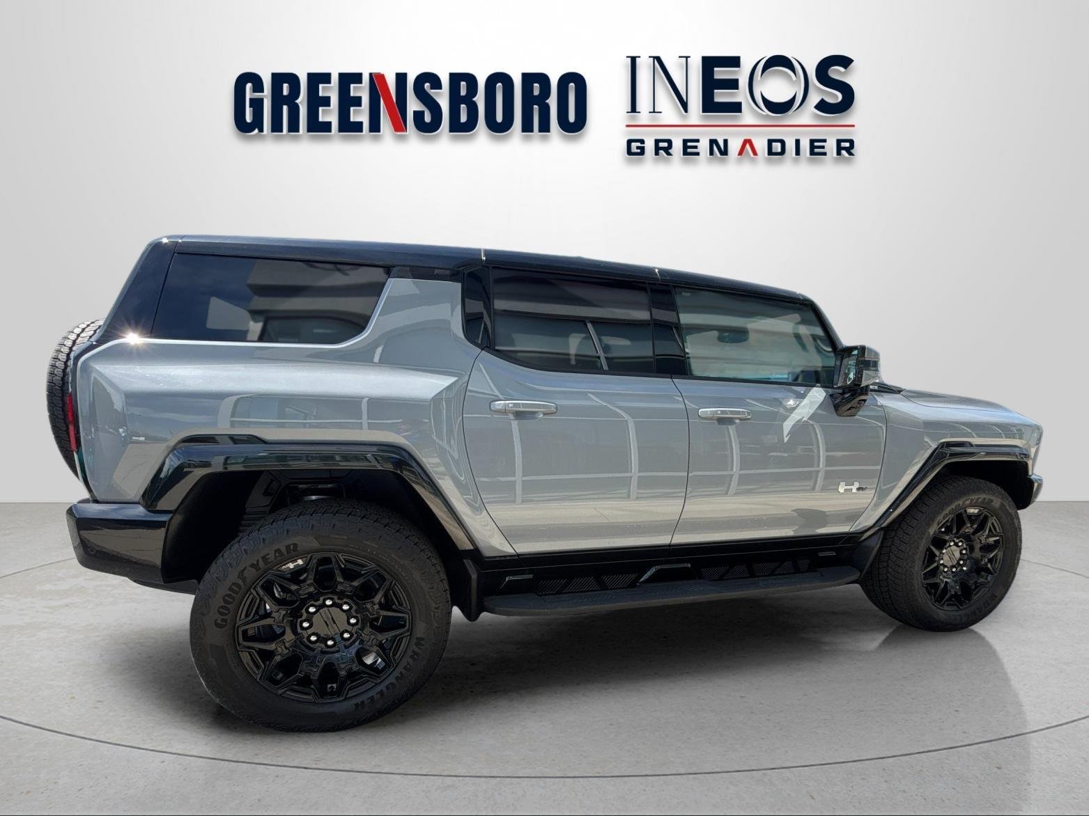 Used 2025 Interstellar White GMC 2X image 6