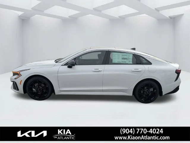 New 2027 Snow White Pearl Kia GT-Line image 7