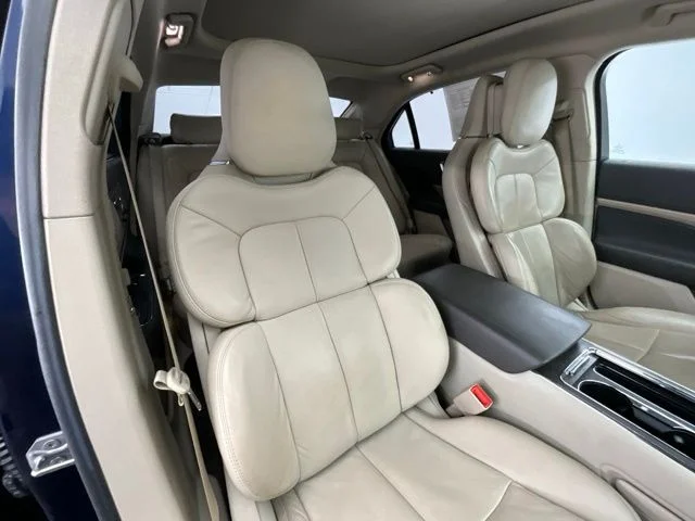 Used 2017 Black Lincoln Reserve image 12