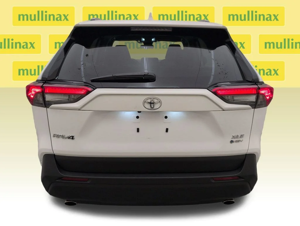 Certified Used 2025 White Toyota XLE image 29