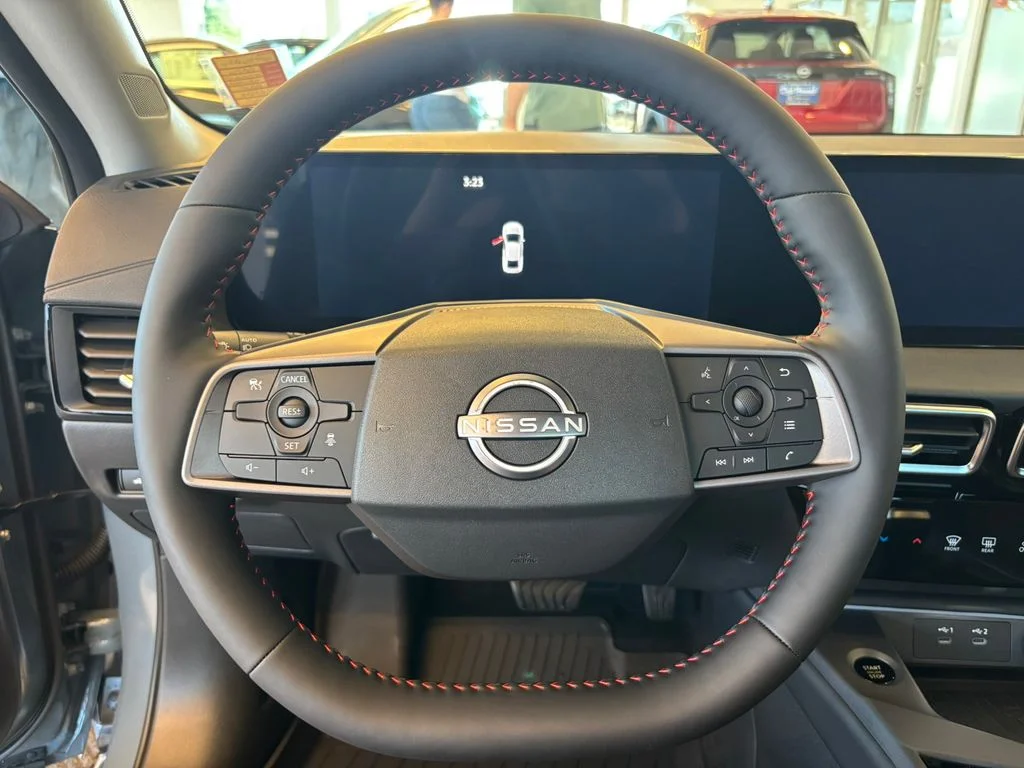 New 2026 Atlantic Gray Metallic / Super Black Two-tone Nissan SR image 16
