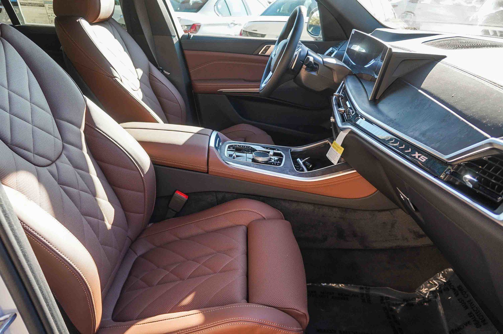 New 2026 Mineral White Metallic BMW xDrive50e image 19