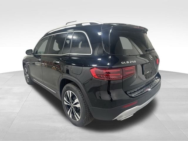 Used 2026  Mercedes-Benz GLB 250 image 8
