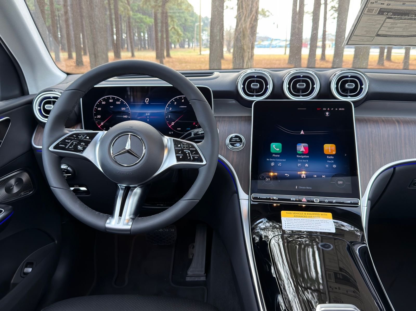 New 2026 MANUFAKTUR Moonlight White Metallic Mercedes-Benz GLC 300 image 3