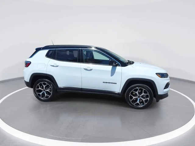 Used 2025 White Jeep Limited image 9