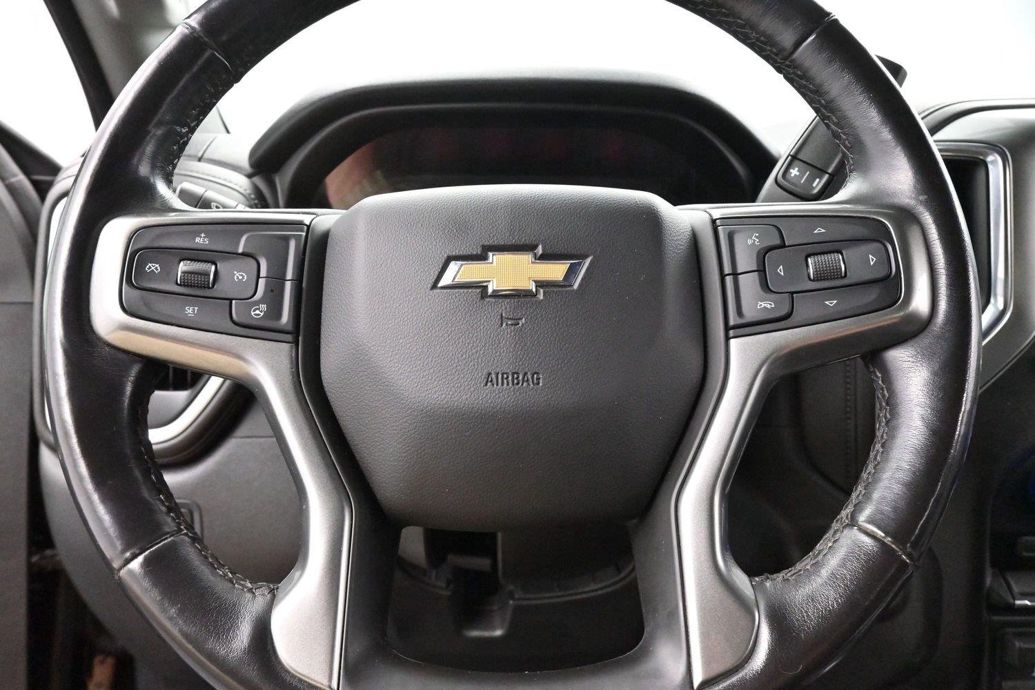 Used 2020 BLACK Chevrolet LT image 17