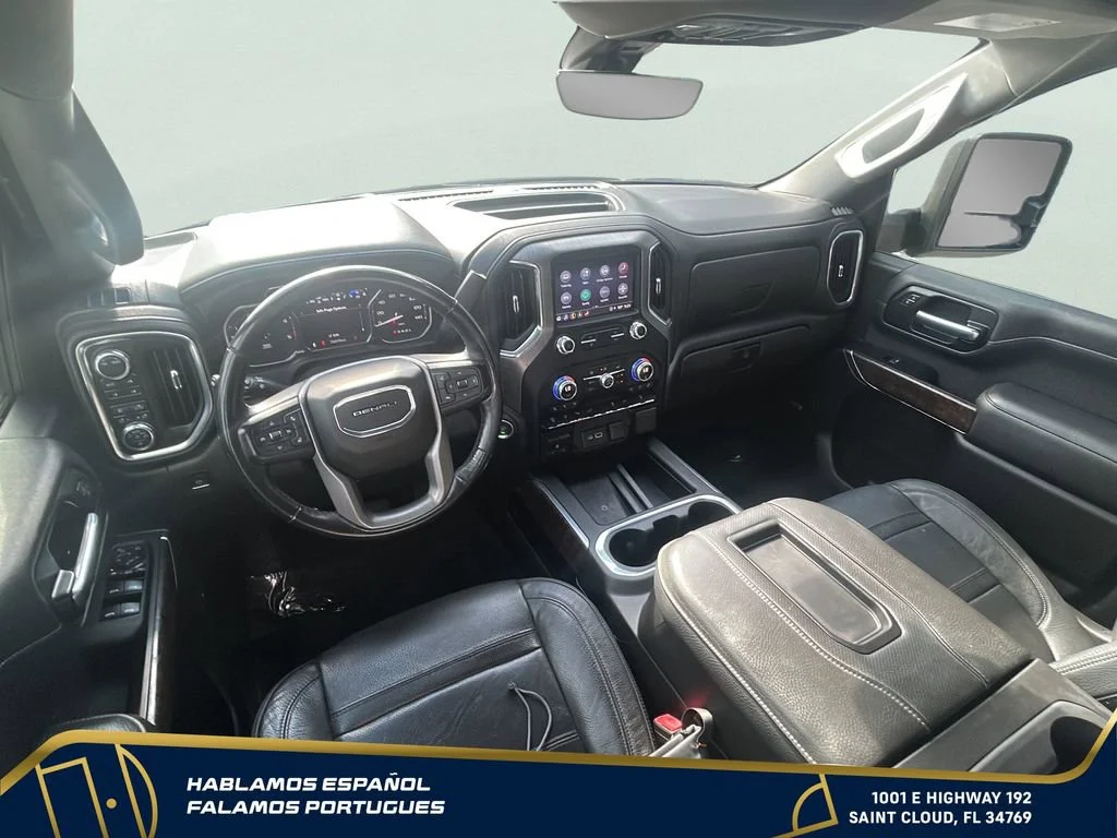 Used 2022 White Frost Tricoat GMC Denali image 26