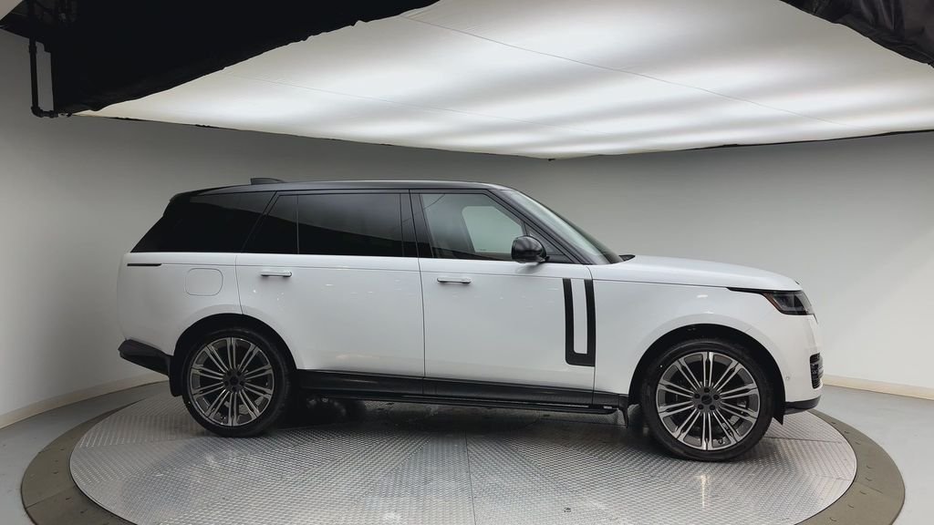New 2026 Fuji White LAND ROVER Autobiography image 9
