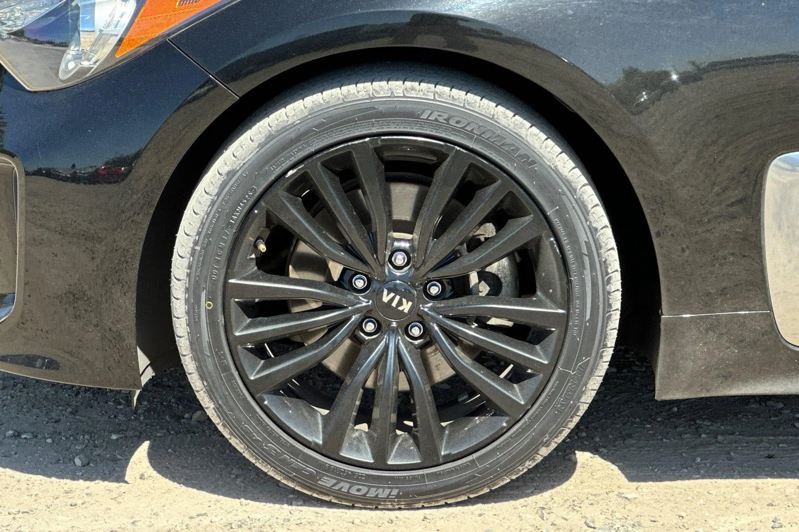 Used 2019 Aurora Black Pearl Kia Base image 24
