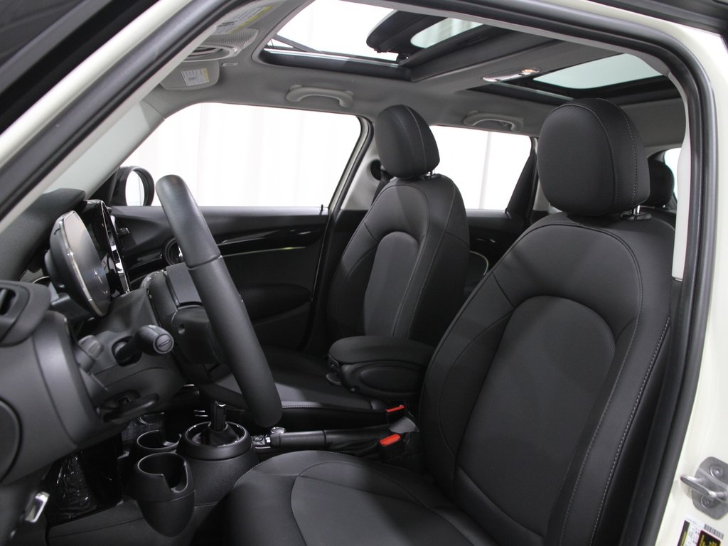 2023 Mini Cooper 4 Door Hardtop photo 4