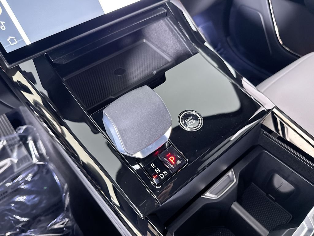 New 2026 GIOLA GRN MET Land Rover Dynamic SE image 19