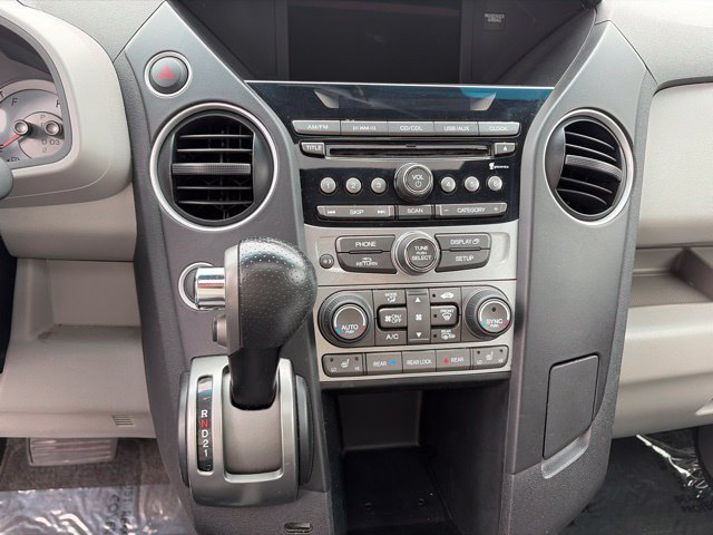 Used 2013 Alabaster Silver Metallic Honda EX-L image 14