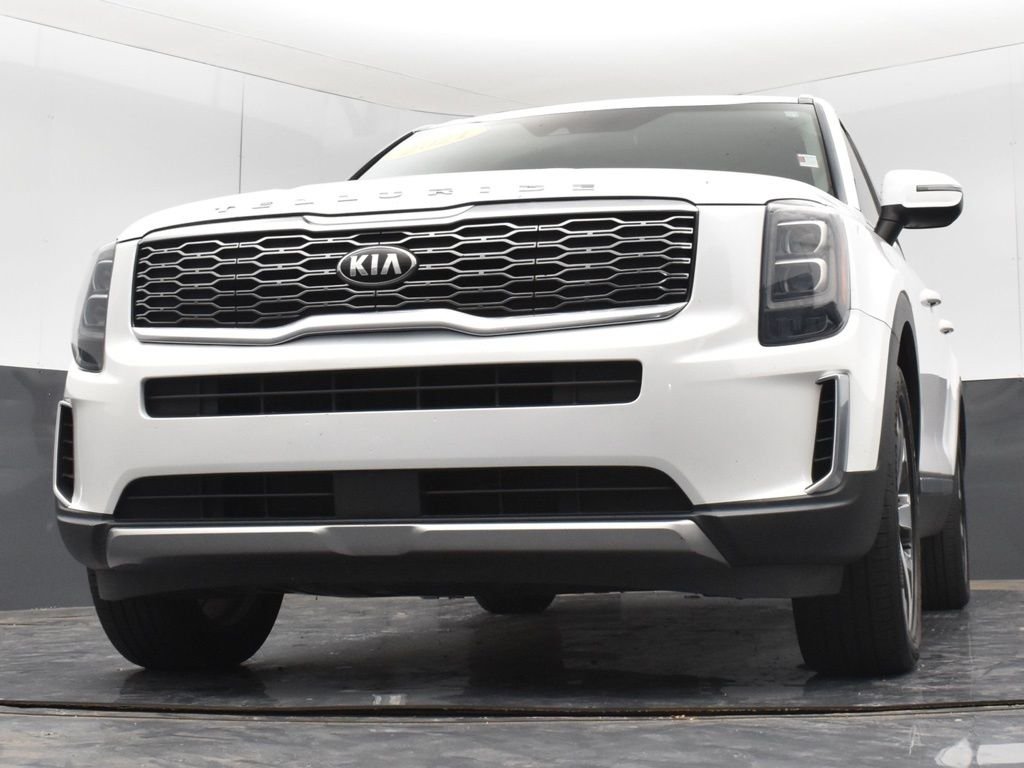 Used 2021 White Kia EX image 25