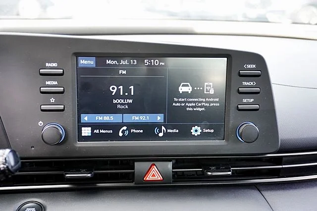 Used 2025 Gray Hyundai SEL Sport image 22