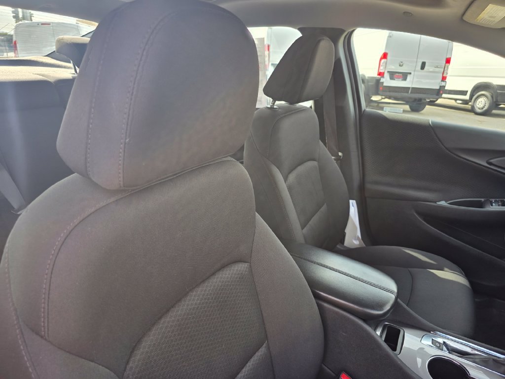 Used 2024 White Chevrolet LT image 22