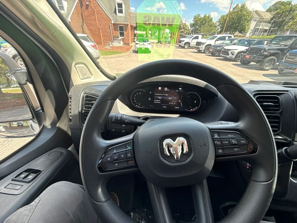 Used 2025 White Ram Base image 16
