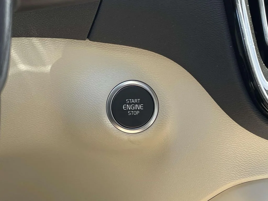 2026 Volvo XC40 Plus - Photo 15