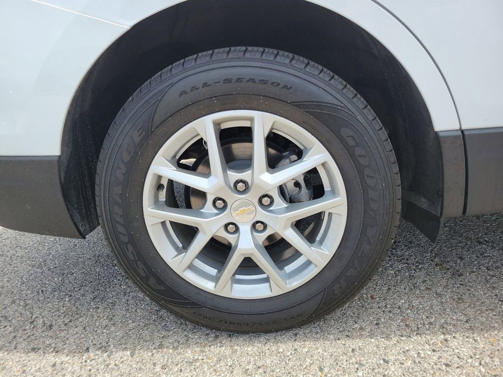 Used 2023 Summit White Chevrolet LS image 5