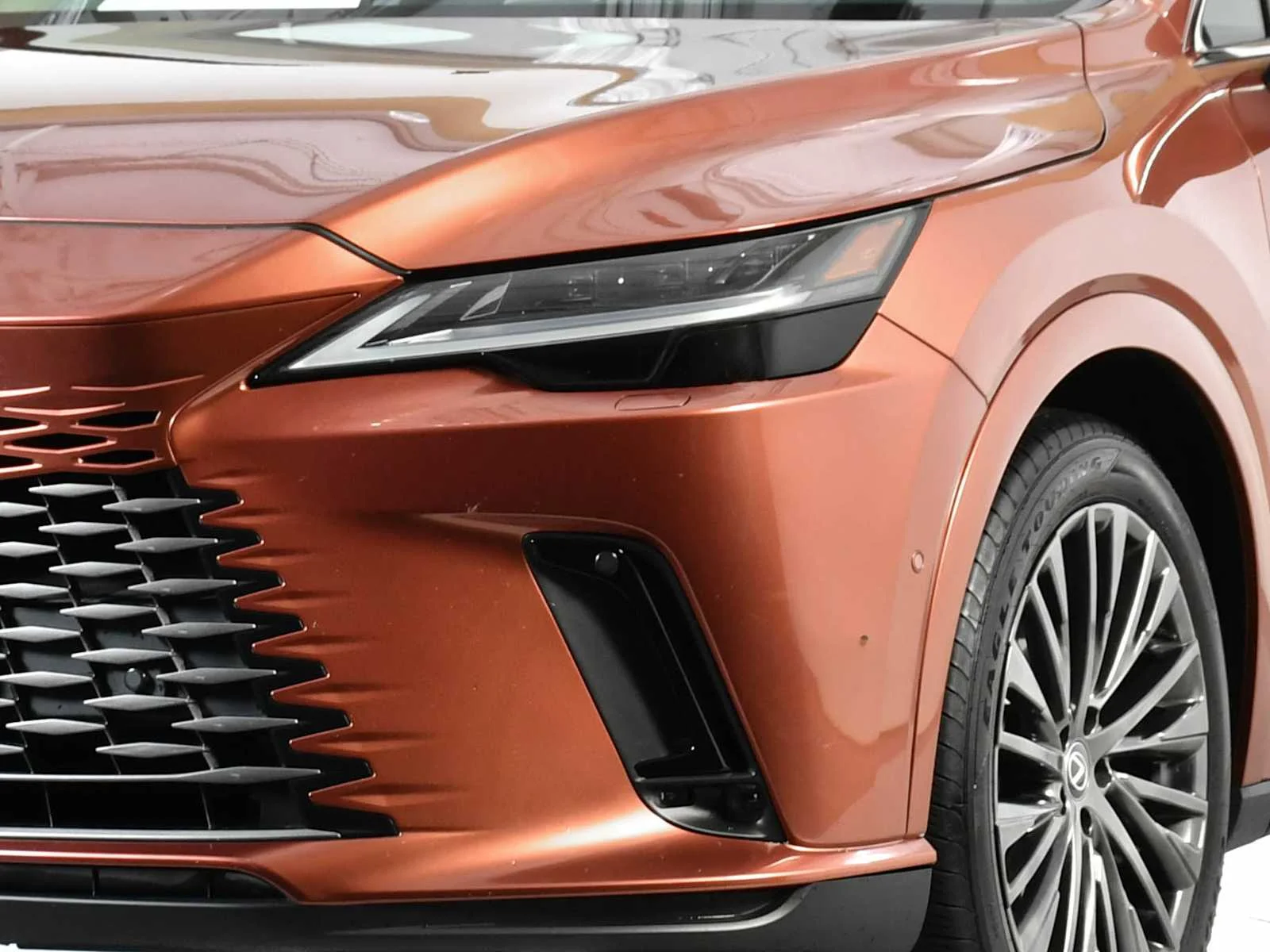 Used 2023 Copper Crest Lexus Luxury image 11