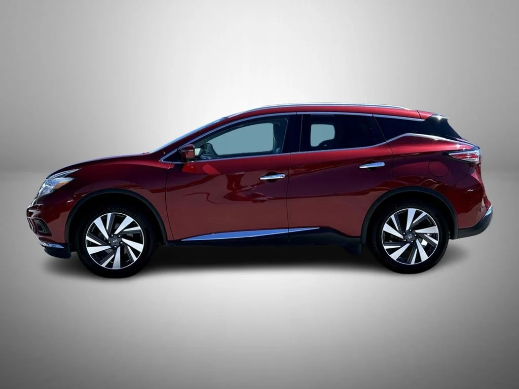 Used 2017 Red Nissan Platinum image 8