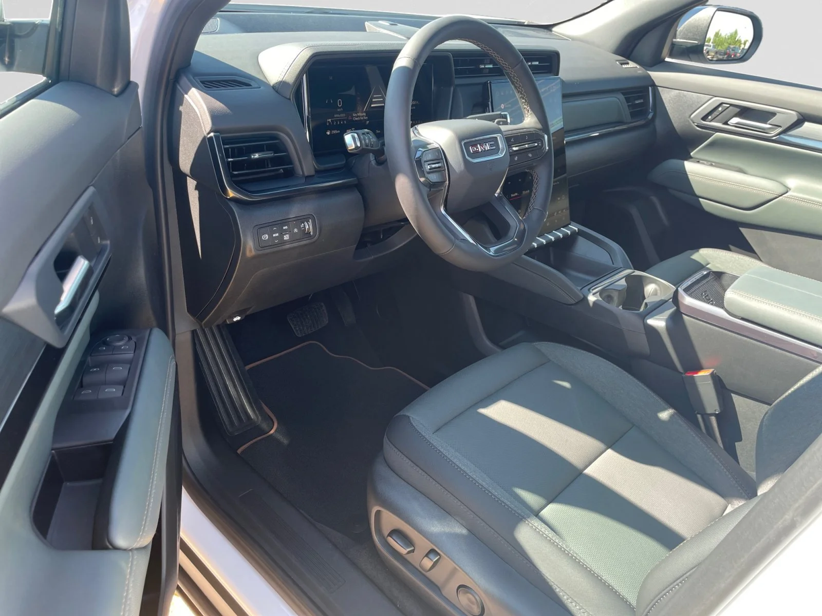New 2027 Summit White GMC AWD AT4 image 13