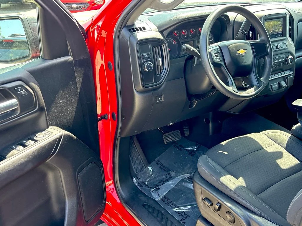 Used 2023 Red Chevrolet Custom image 9