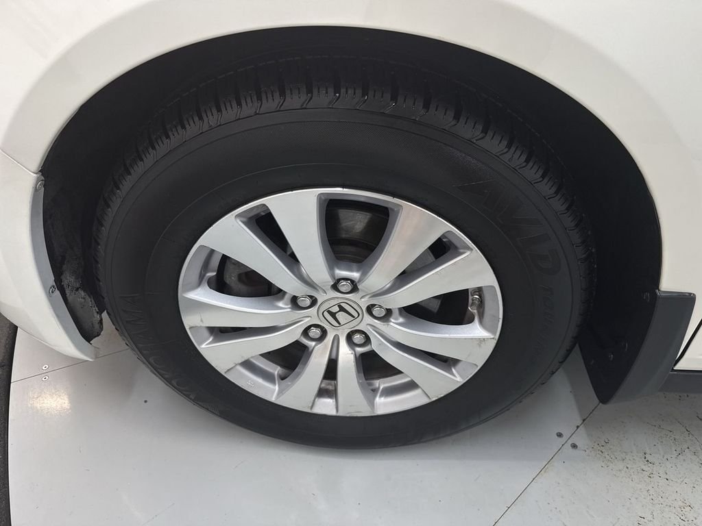 Used 2017 White Diamond Pearl Honda EX-L image 33