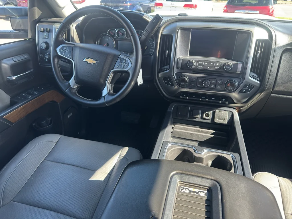 Used 2019 WHITE Chevrolet LTZ image 20