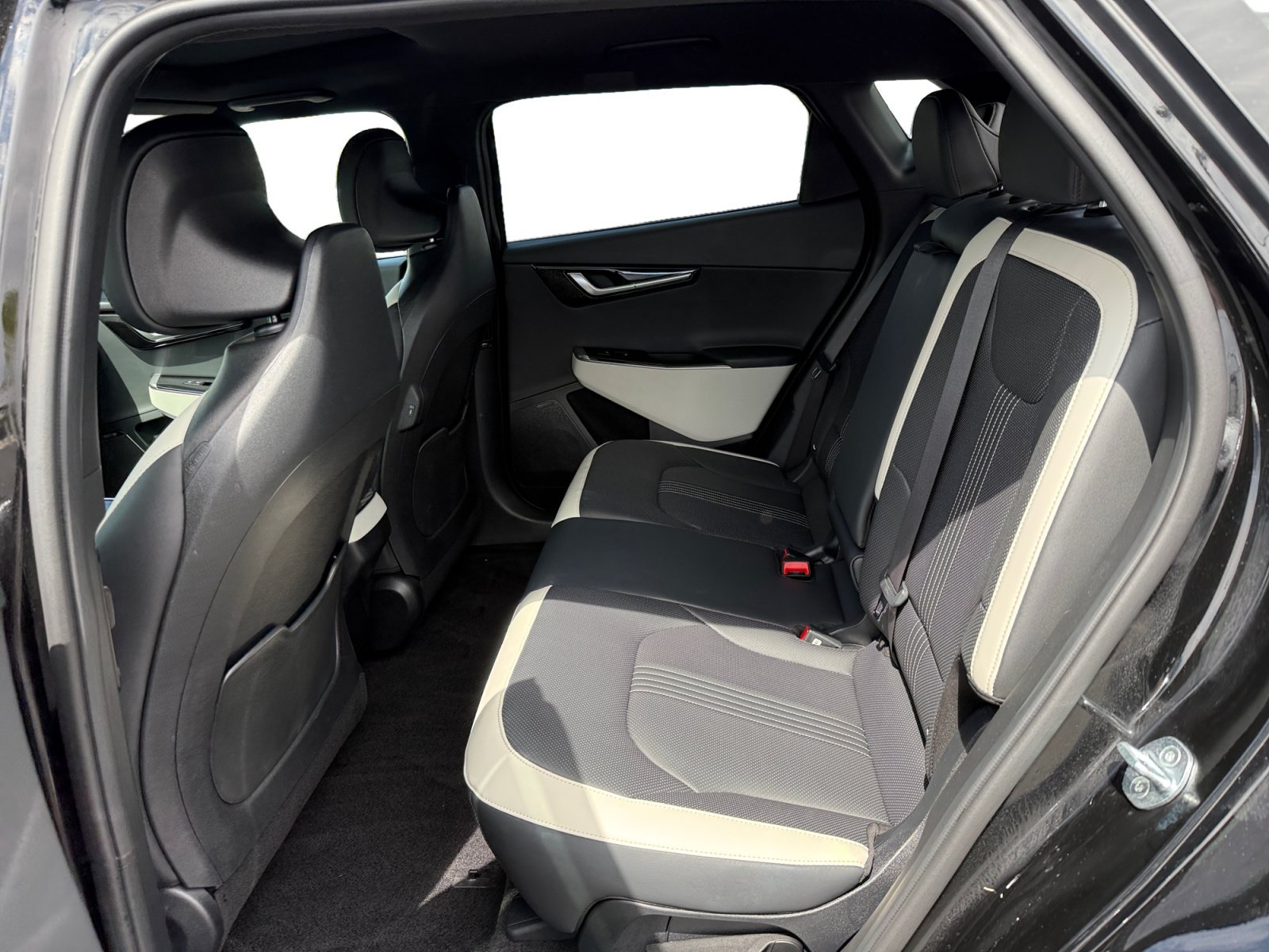 Used 2023 Aurora Black Kia GT-Line image 16