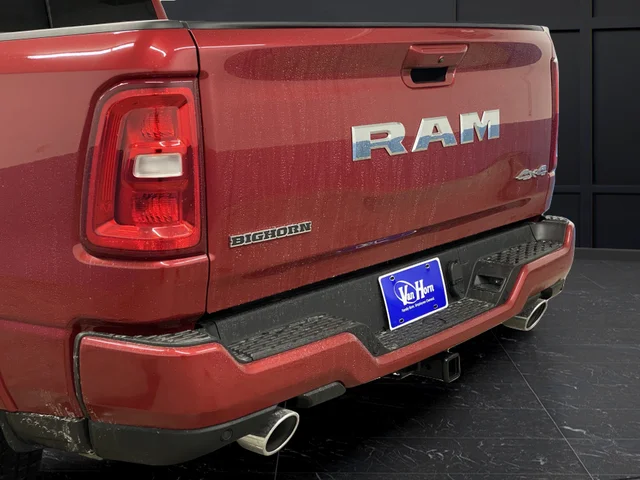 New 2026 Molten Red Pearl-Coat Exterior Paint RAM Big Horn/Lone Star image 34
